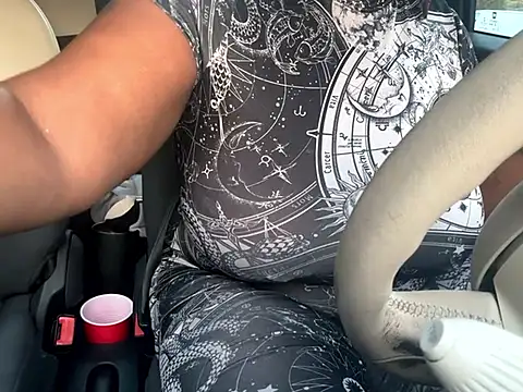 RoyalQueen2u online show from 09.20.25