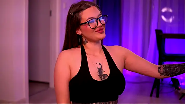 AryaDeluna online show from 10.24.25