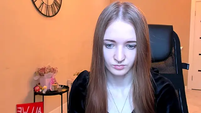 KateKayer online show from 11.10.25