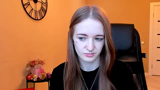 KateKayer online show from 11.22.25