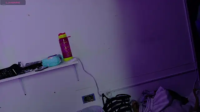 Snapshot of Alicee_stone_ chatting on 10.14.25 Alicee stone  online show from 10.14.25