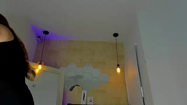 Snapshot of valentina-diiaz chatting on 11.22.25 valentina-diiaz online show from 11.22.25