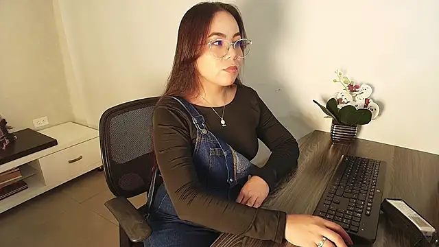  Victoria Collins online show from 10.17.25