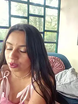 Snapshot of Lunaluxe1001 chatting on 01.13.26 Lunaluxe1001 online show from 01.13.26