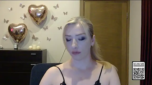 Snapshot of Wild_Silk_Desire chatting on 06.14.26 Wild Silk Desire online show from 06.14.26