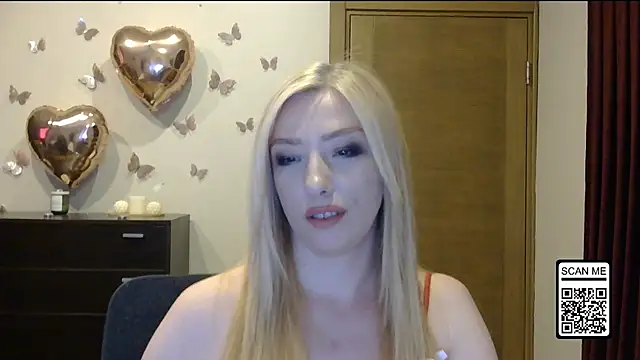 Snapshot of Wild_Silk_Desire chatting on 06.15.26 Wild Silk Desire online show from 06.15.26