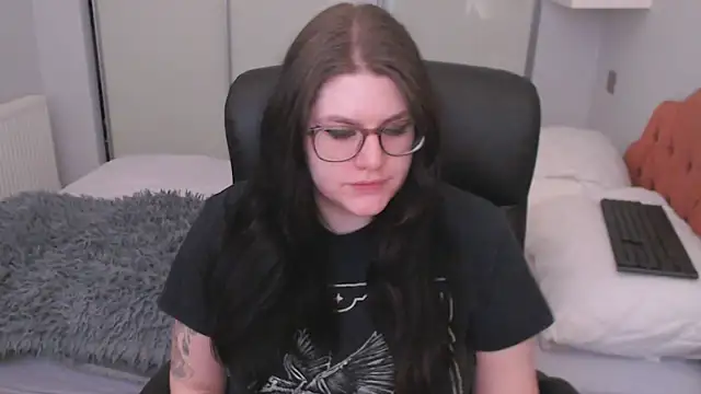 GothSuccubusBabe online show from 02.25.26