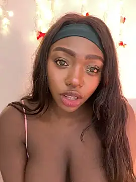 alissradiante1 online show from 12.19.25