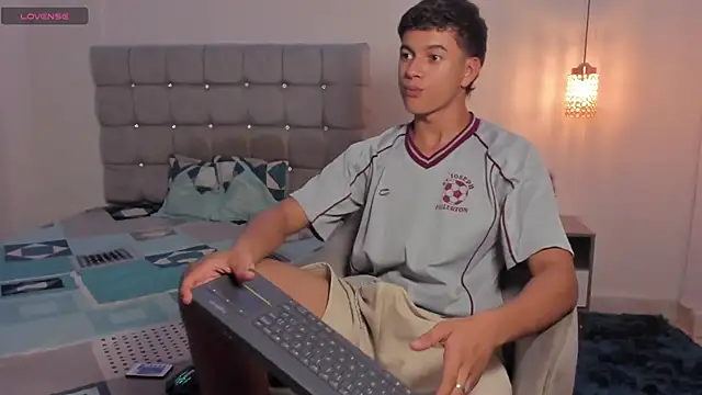 Santy Stump online show from 11.13.25