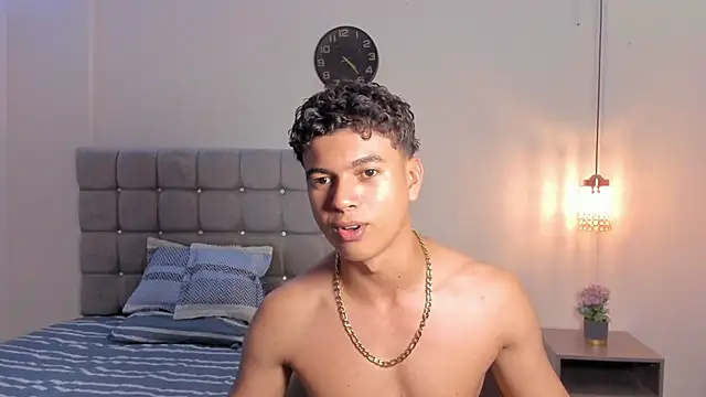 Snapshot of Santy_Stump chatting on 12.20.25 Santy Stump online show from 12.20.25