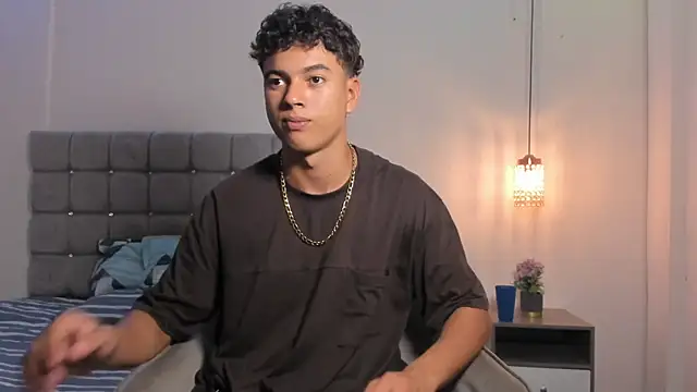 Snapshot of Santy_Stump chatting on 12.21.25 Santy Stump online show from 12.21.25