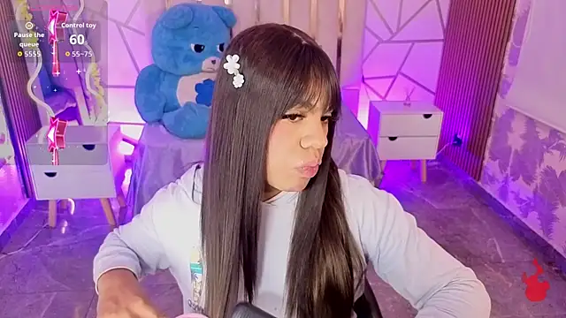 Snapshot of Siiam_tay chatting on 12.15.25 Siiam tay online show from 12.15.25