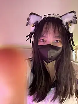 love-uiui online show from 10.23.25