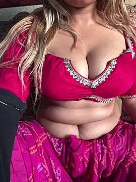 Snapshot of CANDY-3 chatting on 11.07.25 CANDY-3 online show from 11.07.25