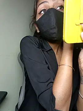 Snapshot of Isha_Sax chatting on 09.21.25 Isha Sax online show from 09.21.25