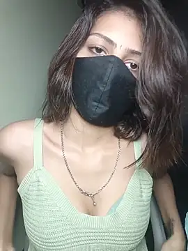 Snapshot of Isha_Sax chatting on 10.30.25 Isha Sax online show from 10.30.25