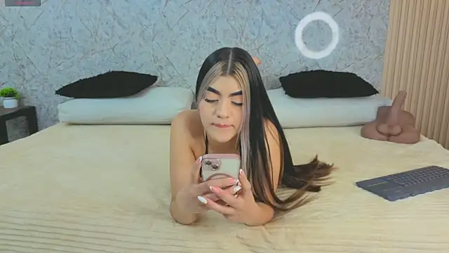 Antonella west online show from 12.15.25