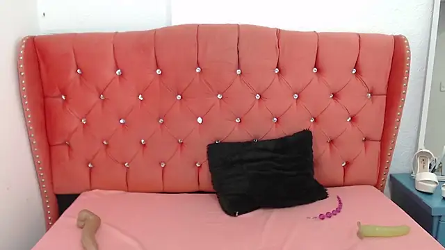 Giselslut  online show from 09.30.25