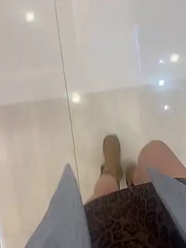 Snapshot of xiaoyuan01 chatting on 10.13.25 xiaoyuan01 online show from 10.13.25