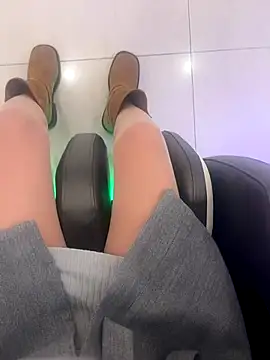 Snapshot of xiaoyuan01 chatting on 10.16.25 xiaoyuan01 online show from 10.16.25