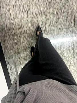 Snapshot of xiaoyuan01 chatting on 11.04.25 xiaoyuan01 online show from 11.04.25