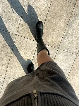 Snapshot of xiaoyuan01 chatting on 11.15.25 xiaoyuan01 online show from 11.15.25