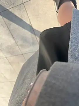 Snapshot of xiaoyuan01 chatting on 11.22.25 xiaoyuan01 online show from 11.22.25