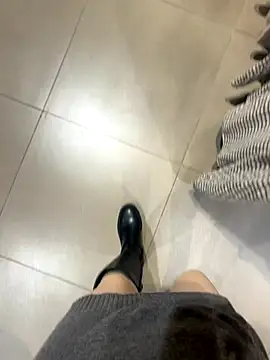 Snapshot of xiaoyuan01 chatting on 11.23.25 xiaoyuan01 online show from 11.23.25