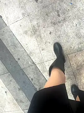 Snapshot of xiaoyuan01 chatting on 12.01.25 xiaoyuan01 online show from 12.01.25