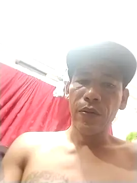 Snapshot of nachoandnathasha chatting on 09.10.25 nachoandnathasha online show from 09.10.25