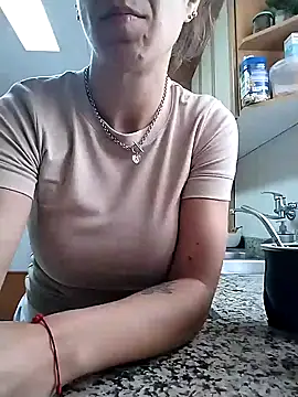 Snapshot of agustinalatina chatting on 11.06.25 agustinalatina online show from 11.06.25