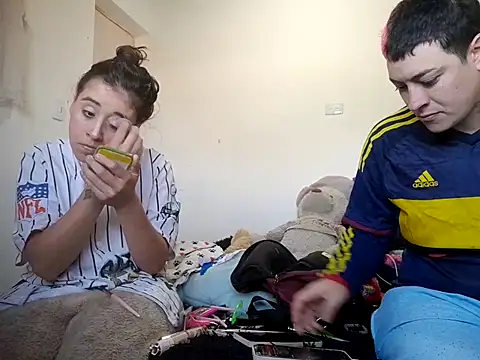 Snapshot of twodoo chatting on 10.15.25 twodoo online show from 10.15.25