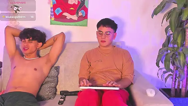 Snapshot of Young_Ben chatting on 11.23.25 Young Ben online show from 11.23.25