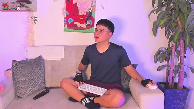 Snapshot of Young_Ben chatting on 11.28.25 Young Ben online show from 11.28.25