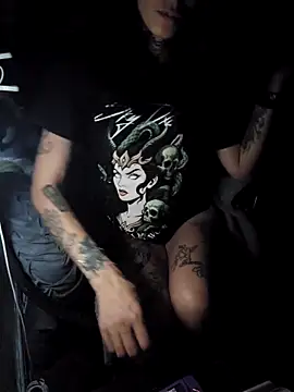 Snapshot of DarkAngelz1 chatting on 11.13.25 DarkAngelz1 online show from 11.13.25