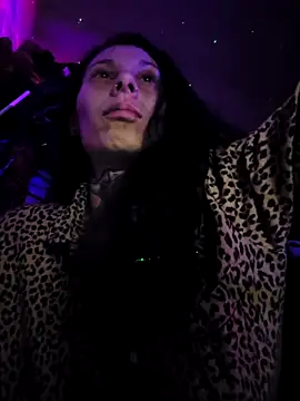 Snapshot of DarkAngelz1 chatting on 12.05.25 DarkAngelz1 online show from 12.05.25