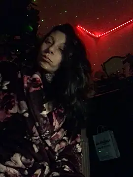 Snapshot of DarkAngelz1 chatting on 12.23.25 DarkAngelz1 online show from 12.23.25