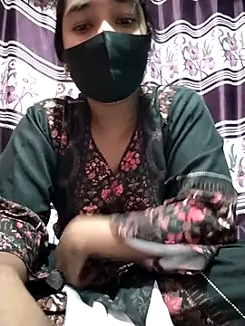 Snapshot of Rubaiya1 chatting on 10.24.25 Rubaiya1 online show from 10.24.25