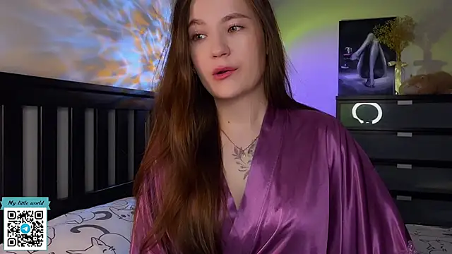 mia here online show from 10.17.25