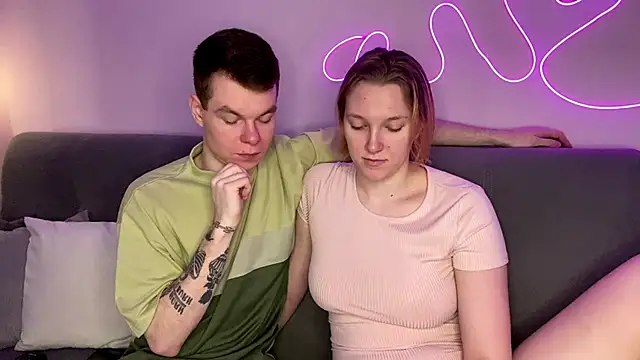 julielourens online show from 11.30.25