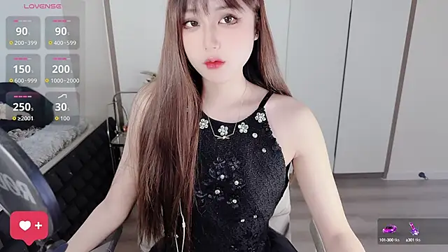 Snapshot of OwQoll chatting on 09.12.25 OwQoll online show from 09.12.25