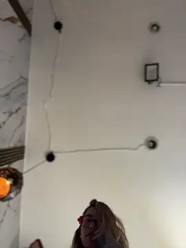 Snapshot of sara_calderon chatting on 12.03.25 sara calderon online show from 12.03.25