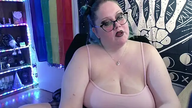 Kinky Witch online show from 12.22.25