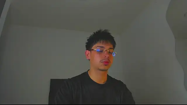 Maximo Miller online show from 11.02.25