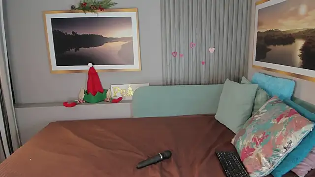 Snapshot of Hailey-Fox chatting on 11.09.25 Hailey-Fox online show from 11.09.25