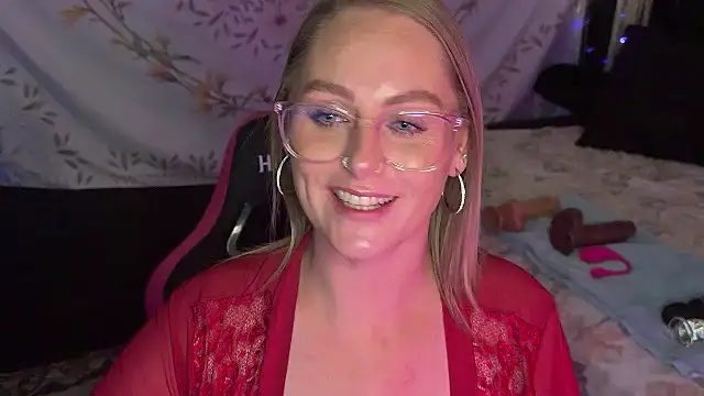 Snapshot of BossMomma0387 chatting on 10.29.25 BossMomma0387 online show from 10.29.25