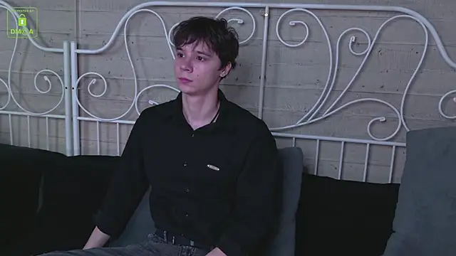 Snapshot of AnthonyHall chatting on 11.09.25 AnthonyHall online show from 11.09.25