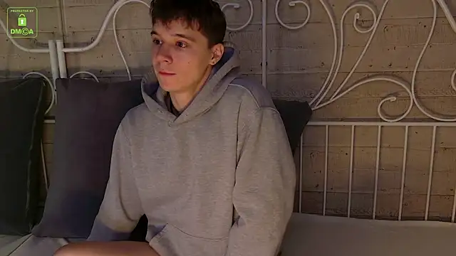 Snapshot of AnthonyHall chatting on 12.05.25 AnthonyHall online show from 12.05.25