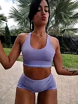 Juliana Xander online show from 10.13.25