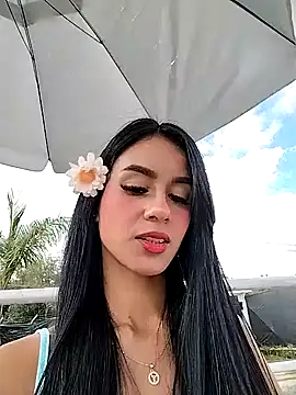 Juliana Xander online show from 10.24.25